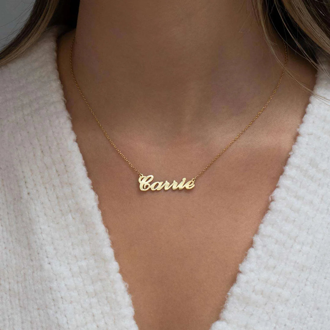The Versatility of Name Necklaces: From Casual to Chic