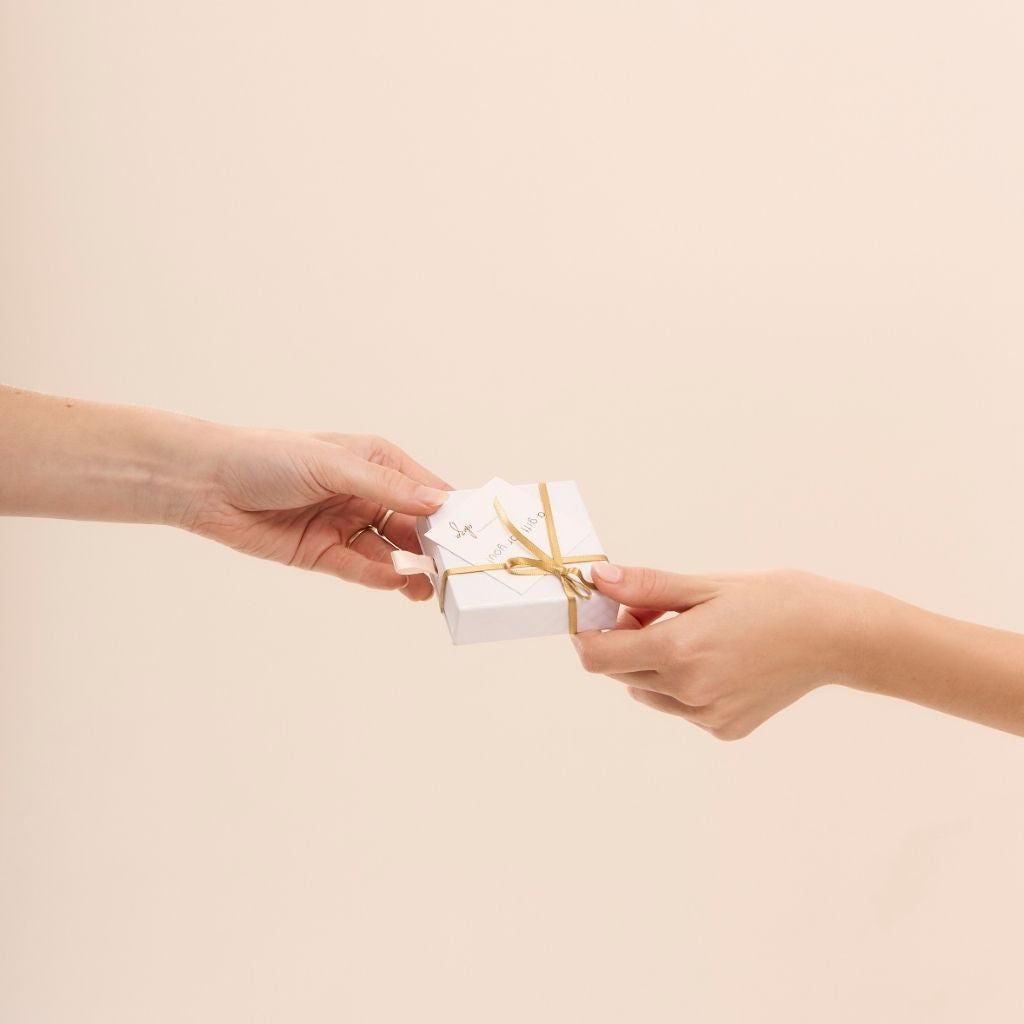 Why Personalised Necklaces Make the Best Gifts