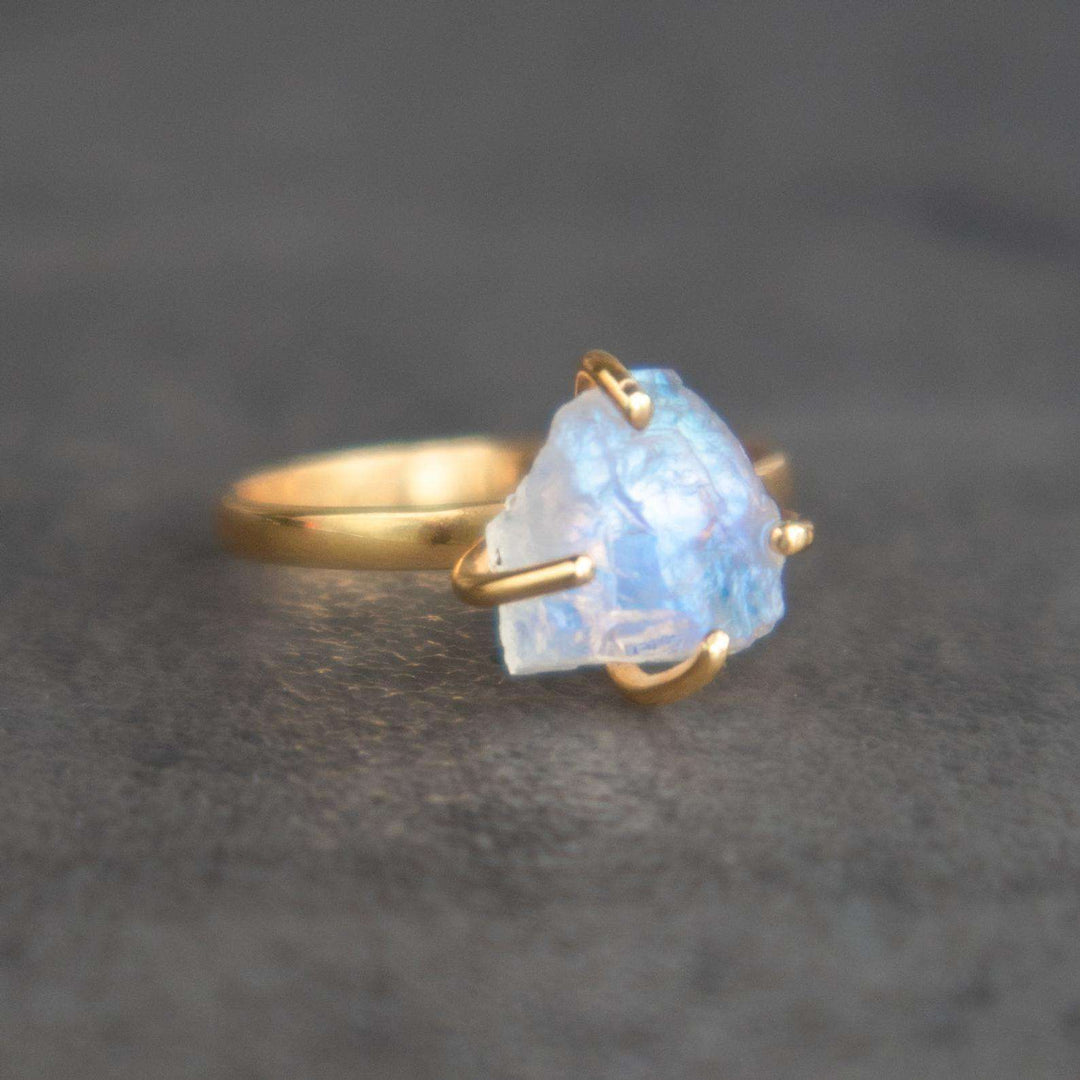 Moonstone — Meaning, Properties, and Why People Wear It