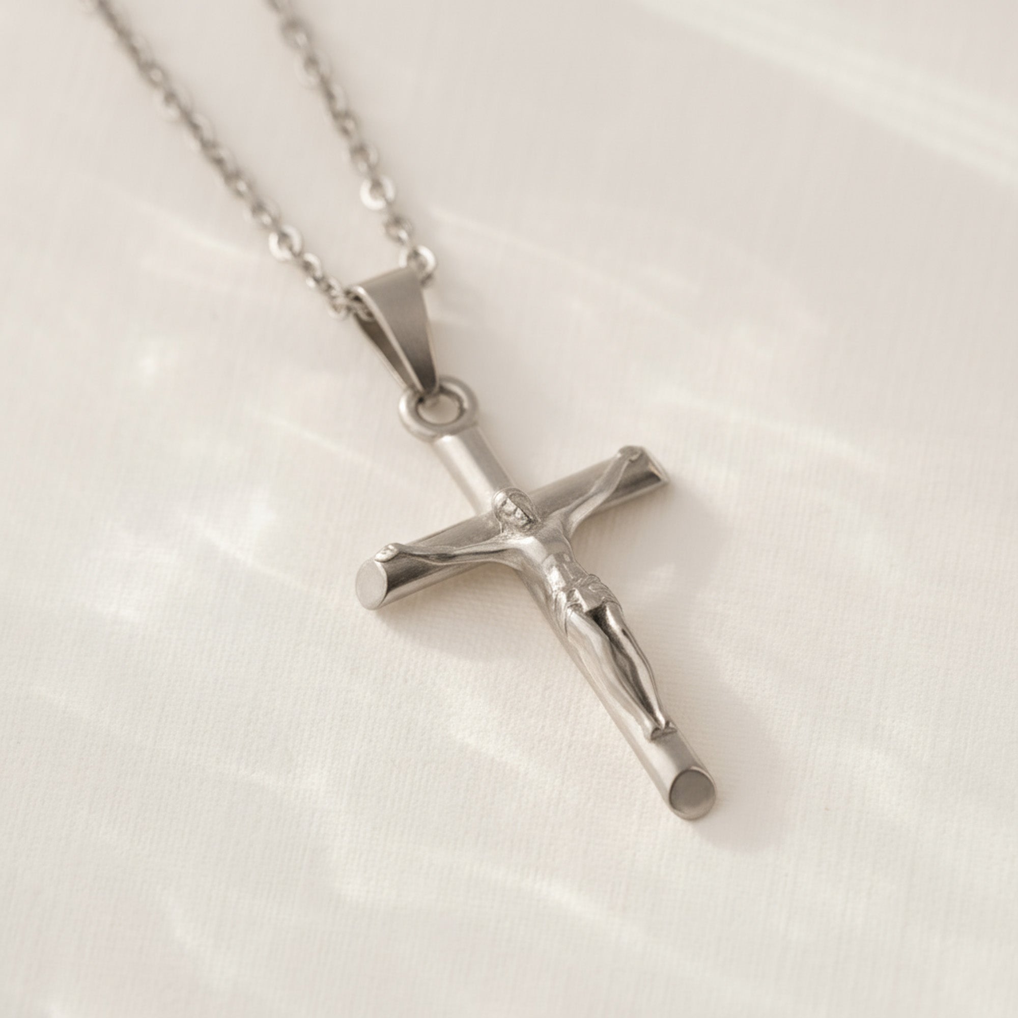聖なる杯 アリア SEC Partner箔 DIVINE CROSS Crucifix Necklace Gold & Silver | Mens Cross Pendant Necklace