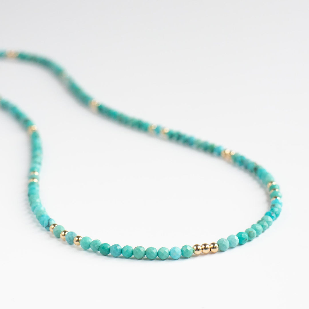 Juego De Joyas De Turquesa - Collar De 40 Cm, Pulsera Elástica Y Pendientes De Gota, Plata Chapada, Para Uso Casual O De Cóctel