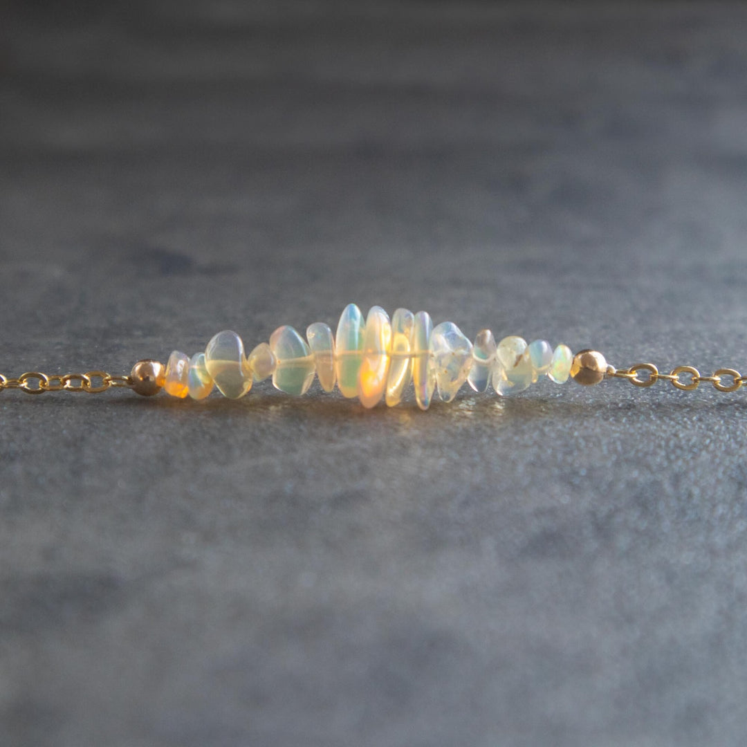 Collier de cristal brut d’opale de feu