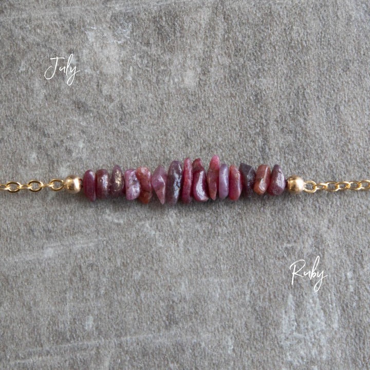 Collier en cristal brut rubis