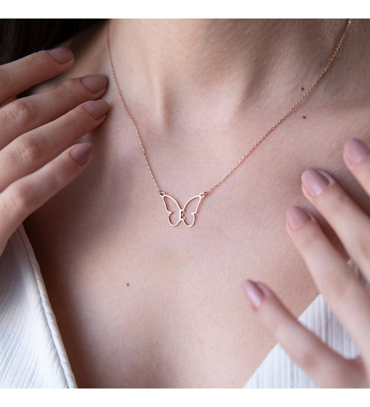 Collier papillon avec initiale